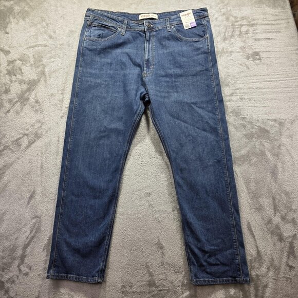 Wrangler Jeans Mens 40x30 Blue Regular Fit Free to Stretch Straight Leg Denim - Picture 1 of 11